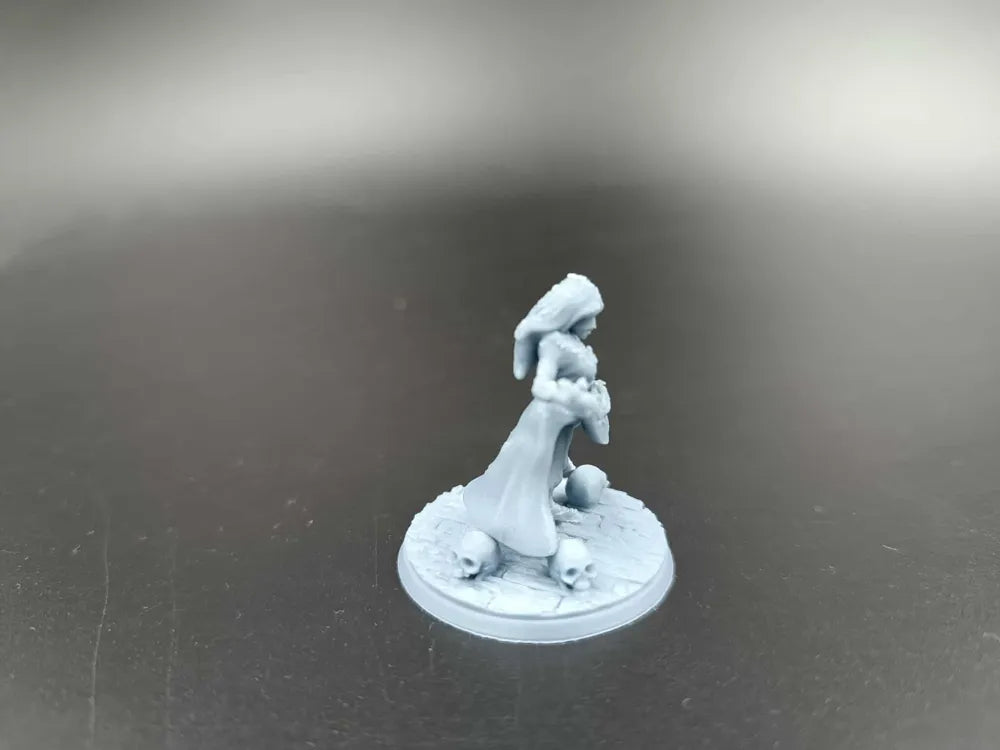 Dungeons & Dragons Female Bard Miniature