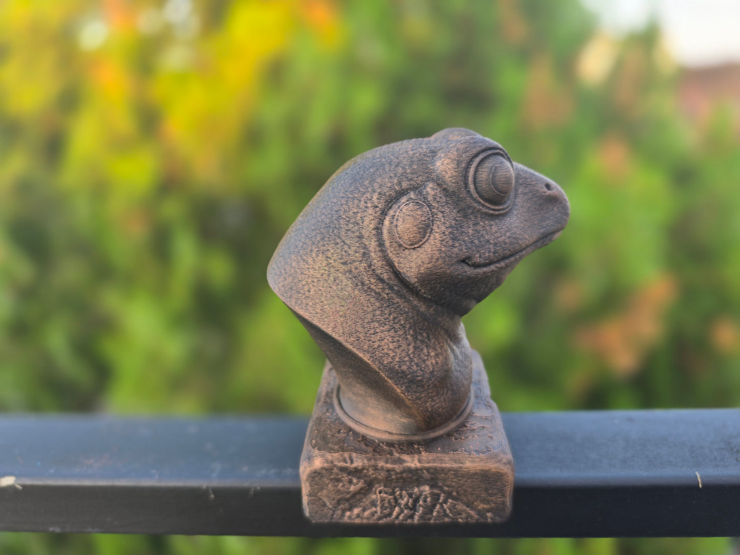 Frog Bust