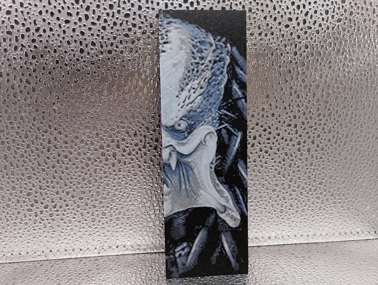 Predator – Hueforge 3D-Printed Bookmark