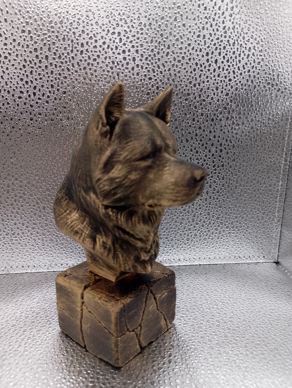 Akita Bust