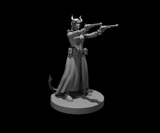 Dungeons & Dragons Tiefling Female Gunslinger two Pistols Miniature