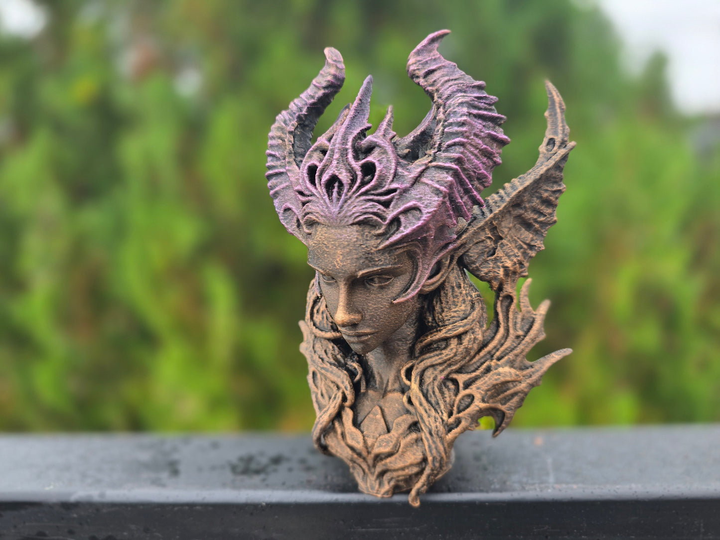 Zarielle - the Broken Grace Bust