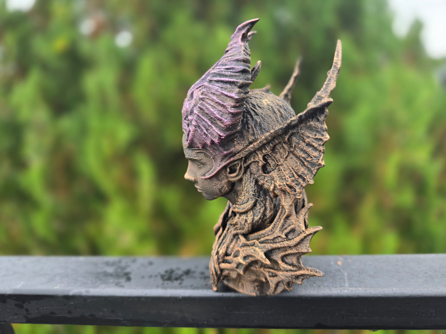 Zarielle - the Broken Grace Bust